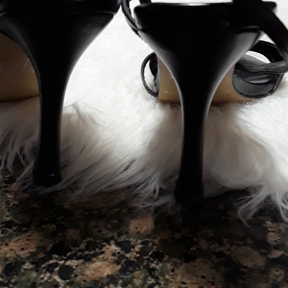 Shoes - Picture 4 of 4